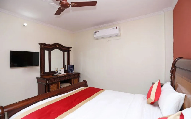OYO 10877 Hotel R K Residency