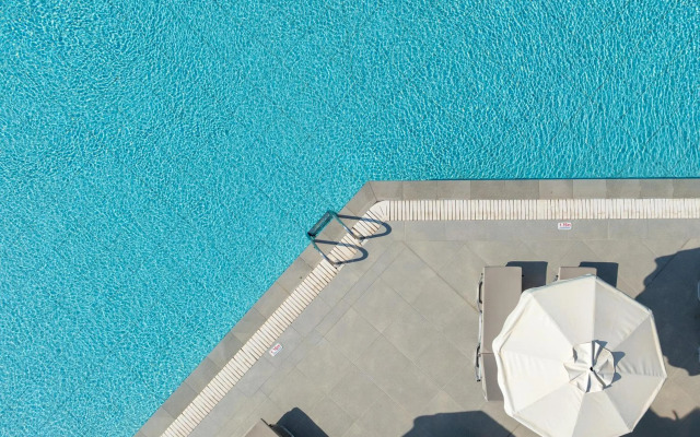 Hotel Niriides Beach
