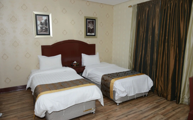 Plaza Athenee Hotel Kuwait