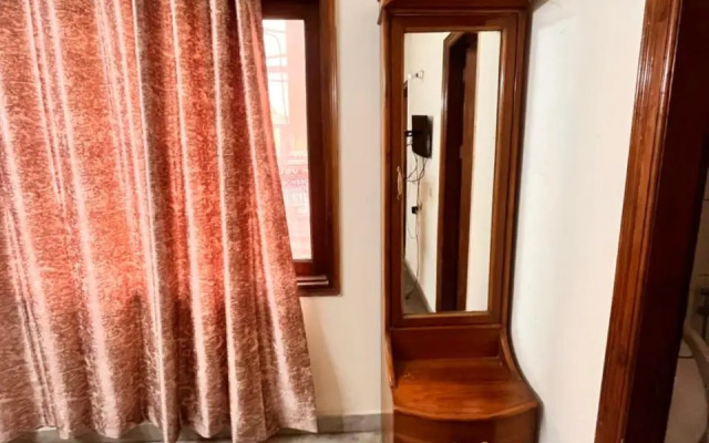 OYO Rooms 786 Old Gurgaon