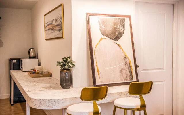 Theme Boutique Hotel