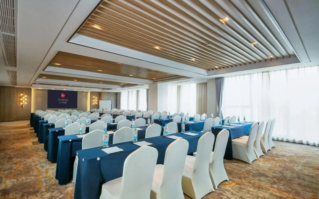 Manju Hotel (Zhuji Wanfeng Xintiandi Yongli Plaza)