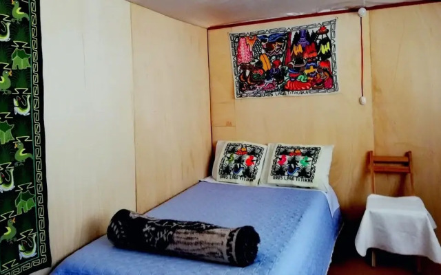 Uros Suma Jakana Lodge