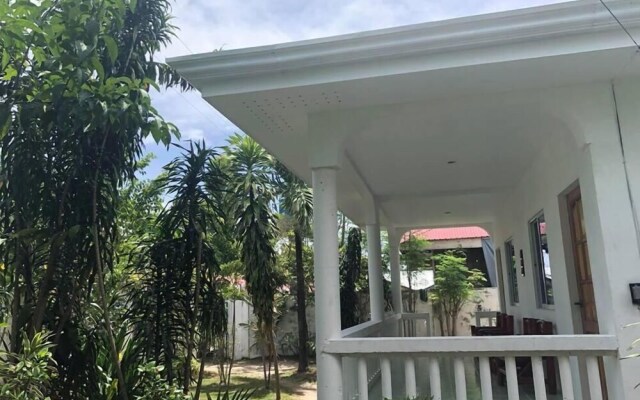 Honeycomb Tourist Inn