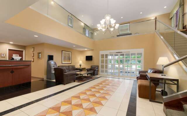 Hawthorn Suites by Wyndham College Station