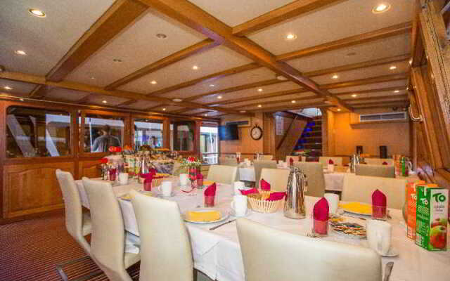 Cruise From Dubrovnik On M/Y Dalvin