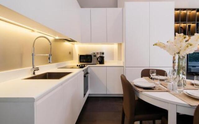 Kensington Garden View Apartment