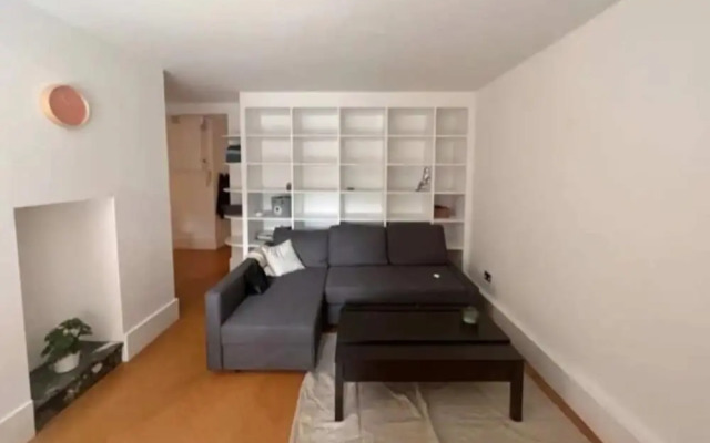 Peaceful 2 Bedroom Apartment in Central London