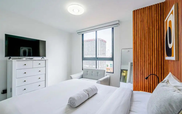 w Sophisticated 1BR w High-rise View in Calle 50