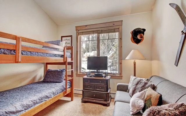 6526 Settlers Creek by RedAwning