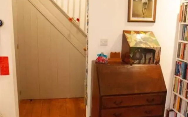 Spacious 3 Bedroom Georgian House in Bristol