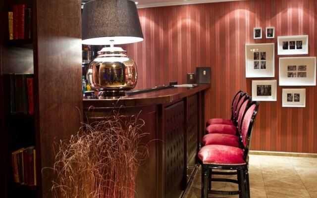 Diplomat Club Hotel