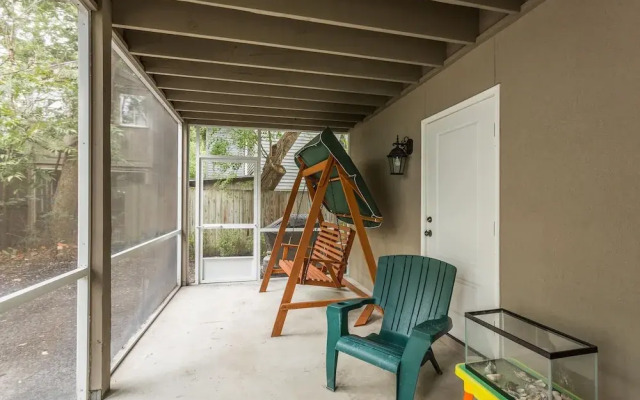 1067 College by Hodnett Cooper