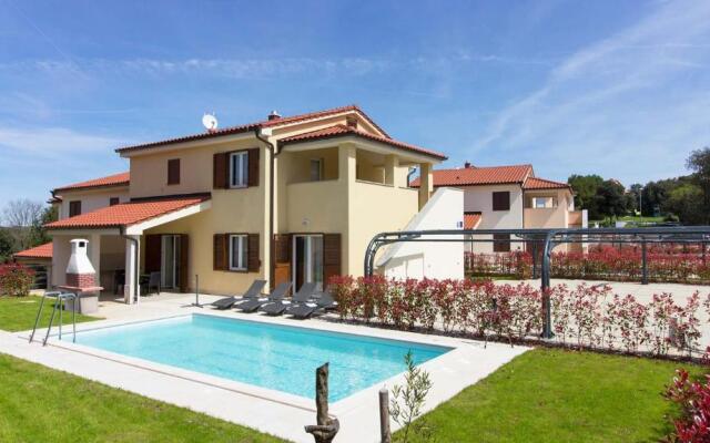 Luxury Villa Olivia with pool , 200m from the beach