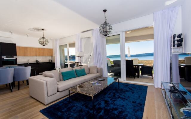 Livingstone Beach House