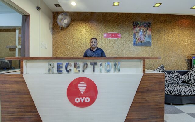 Oyo 19561 Hotel Blue Crystal