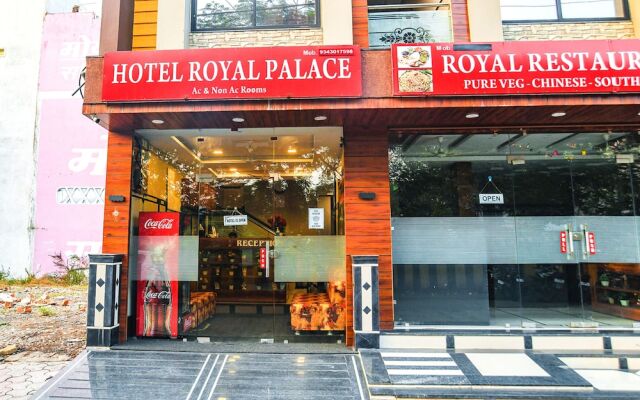 Fabhotel Royal Palace