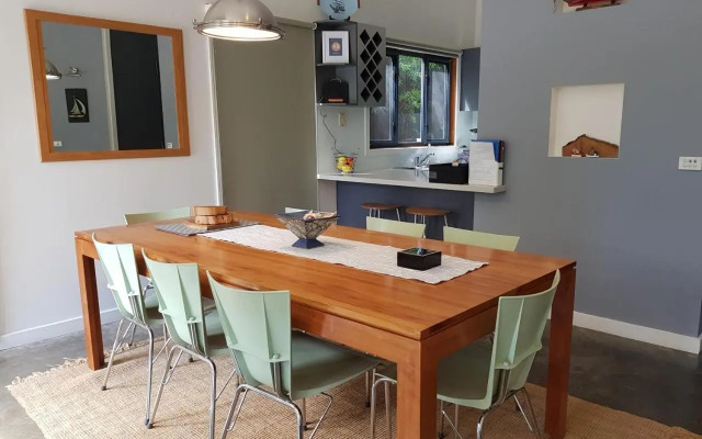 Bay Breeze Holiday Home