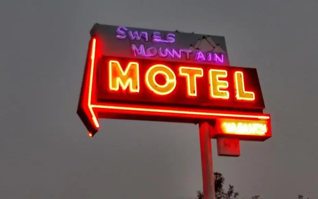 Swiss Mountain Motel