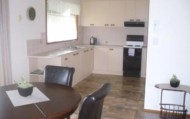 Parklake Holiday Units