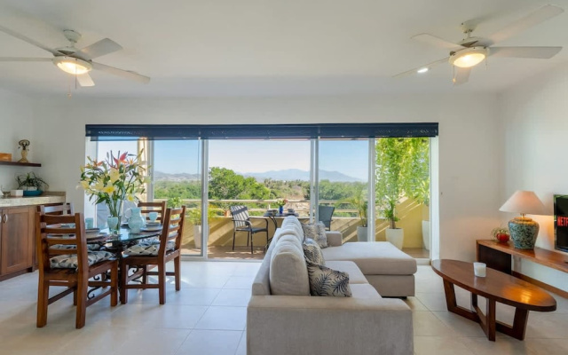 Sleeps 6 Views Beach 1 Block Gated