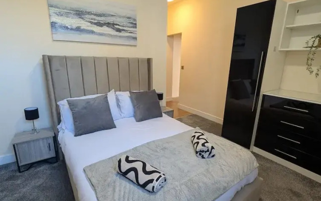 Upperhead Row Apartment