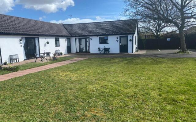 Number 1 Lytton Tree Lodge