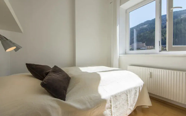 Cozy Apartment Near ski Slopes