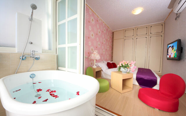 Avica B&B