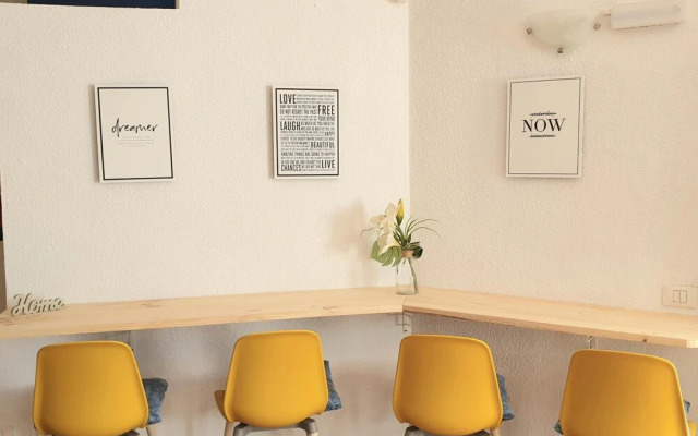 Endless Summer Hostel - Adults Only