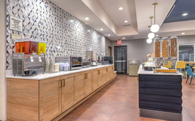La Quinta Inn & Suites by Wyndham Woodway - Waco South