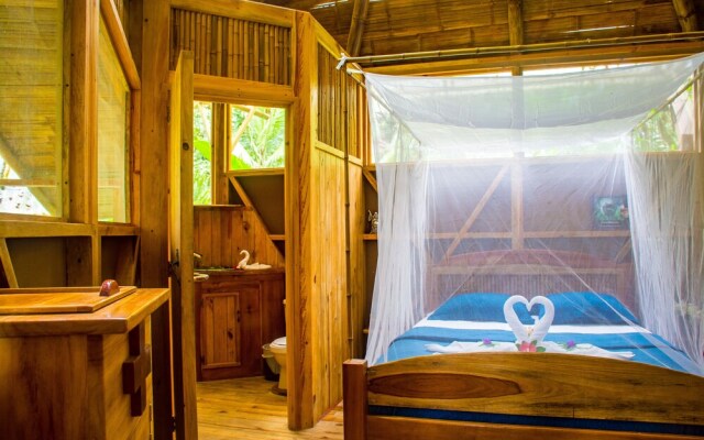 Finca Bellavista Treehouse Community