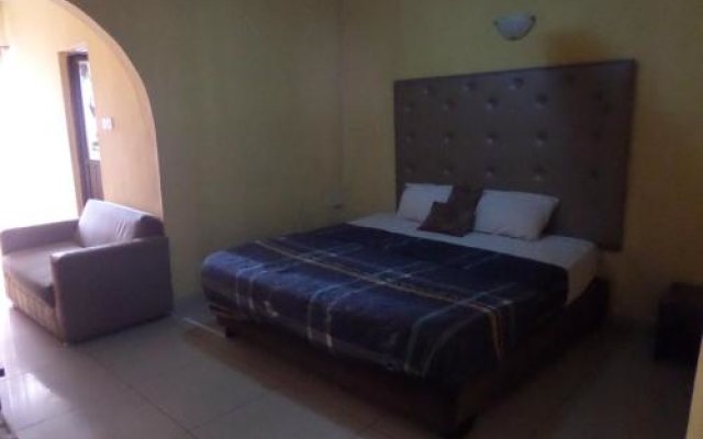 Keblat Hotel  Suites