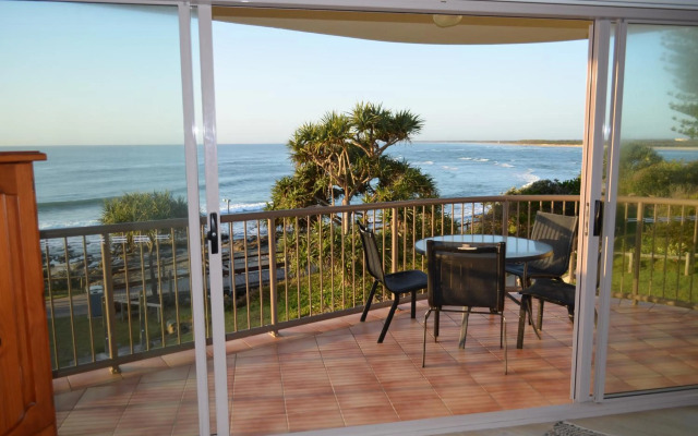 Pandanus Shores Kings Beach