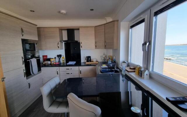 22 Waters Edge Banff