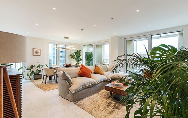 Beautiful Two Bed Property Near Whitechapel, London