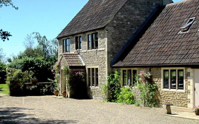 Great Ashley Farm B&B and Shepherds Huts