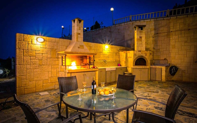 Luxury Villa Rami with private swimming pool