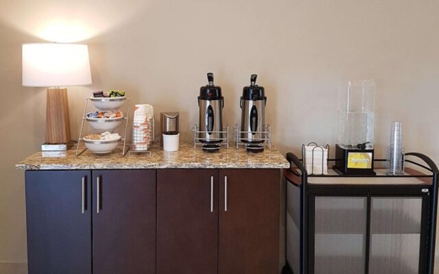 Comfort Inn & Suites