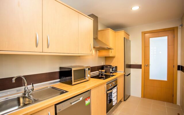 Spectacular Golf, Sea and Mountain Views BT65