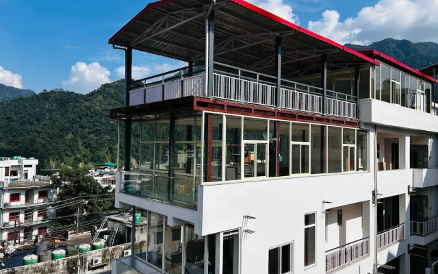 Hotstel Rishikesh,Tapovan