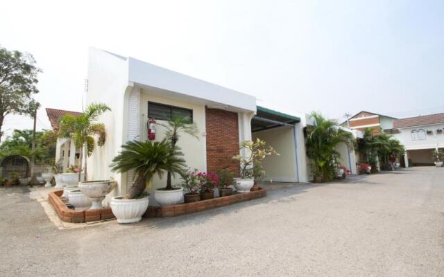 Bualuang Angthong Hotel
