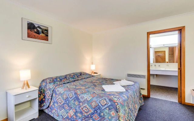 Martin Cash Motel