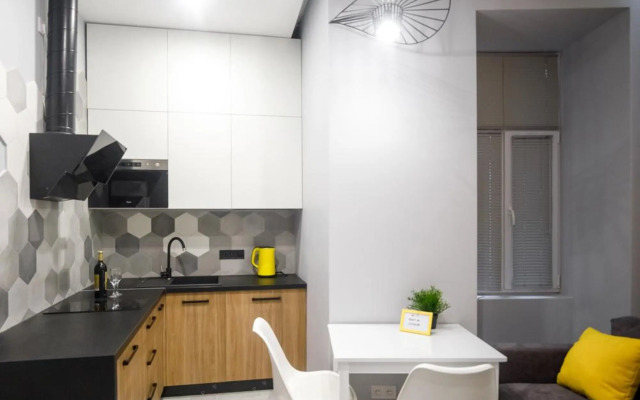 Royal apartment on Hmelnytskogo 37