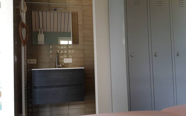 Atmospheric 2 Person House on the Edge of Leende