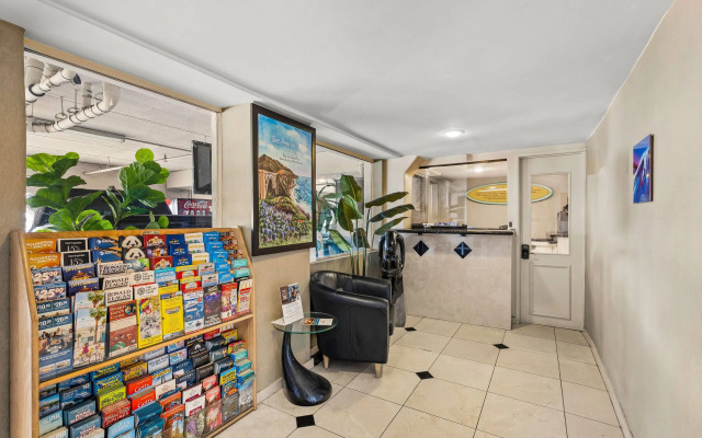 Travelodge by Wyndham San Clemente Beach