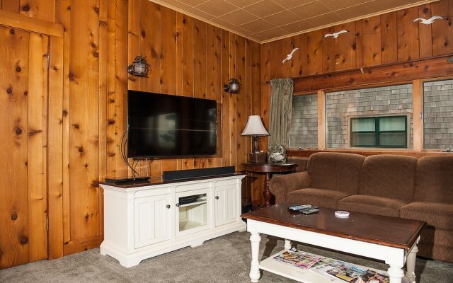 The Tides 4 Br home by RedAwning