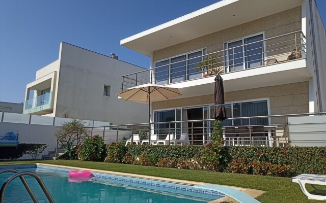 Casa Junto à Praia com Piscina Mystay
