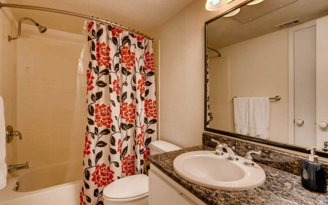 Residences at The Railyards - Downtown Austin