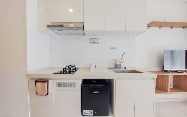Modern And Comfort Studio Apartment At Sky House Bsd